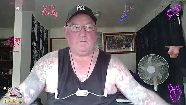 Snapshot of HOTANAL chatting on July 11, 3:31 am HOTANAL online show from July 11, 3:31 am