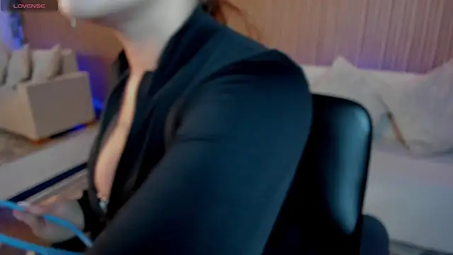 kimbrownn online show from September 18, 12:29 pm