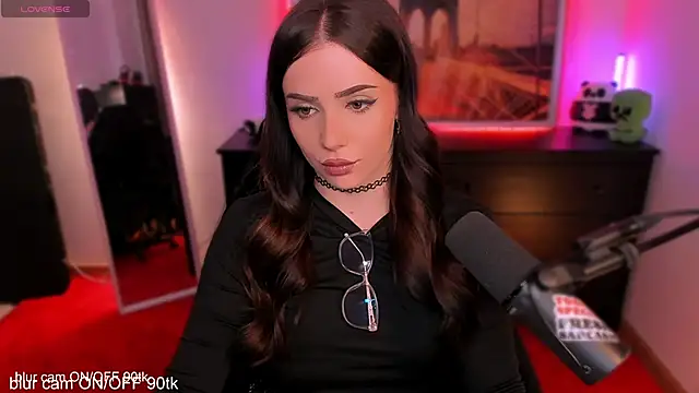 SofiRusselle online show from March 19, 6:01 pm