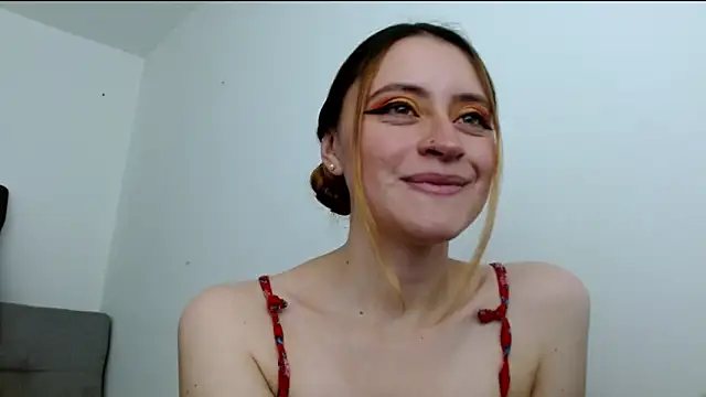 Snapshot of Juls_winter_ chatting on June 9, 5:57 pm Juls winter online show from June 9, 5:57 pm