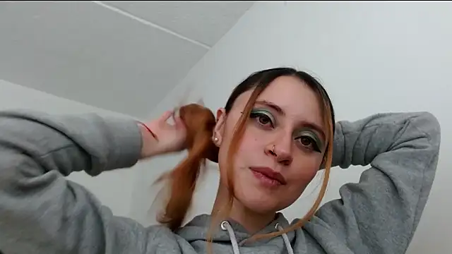 Snapshot of Juls_winter_ chatting on July 2, 7:09 pm Juls winter online show from July 2, 7:09 pm