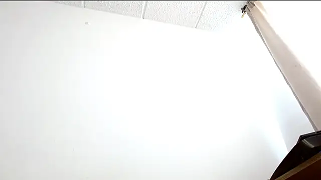 Snapshot of Juls_winter_ chatting on July 17, 6:46 pm Juls winter online show from July 17, 6:46 pm