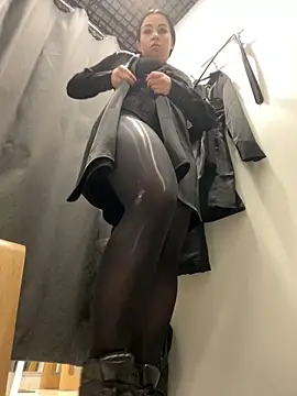 CrazzyChicks online show from December 9, 8:33 am