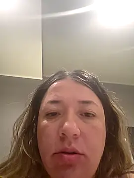 isabella rossse online show from February 3, 8:36 pm