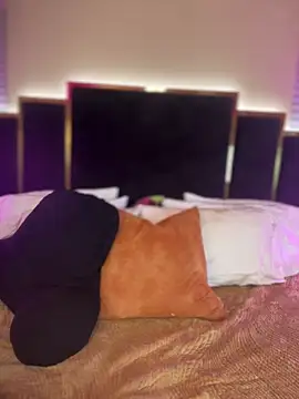 Snapshot of KarissaChantelle chatting on February 16, 4:03 pm KarissaChantelle online show from February 16, 4:03 pm