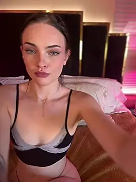 Snapshot of KarissaChantelle chatting on March 20, 5:18 pm KarissaChantelle online show from March 20, 5:18 pm