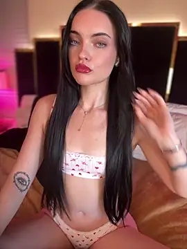 Snapshot of KarissaChantelle chatting on May 9, 3:39 pm KarissaChantelle online show from May 9, 3:39 pm