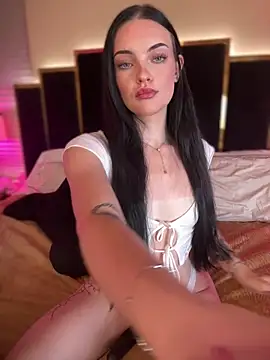 Snapshot of KarissaChantelle chatting on May 13, 4:04 pm KarissaChantelle online show from May 13, 4:04 pm
