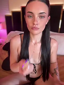 Snapshot of KarissaChantelle chatting on May 29, 5:11 pm KarissaChantelle online show from May 29, 5:11 pm