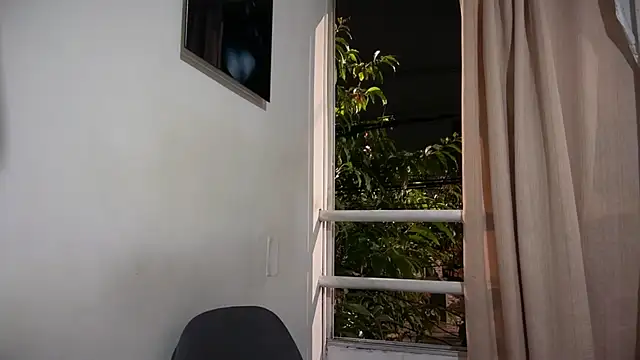 romeolovedark online show from April 5, 4:53 am