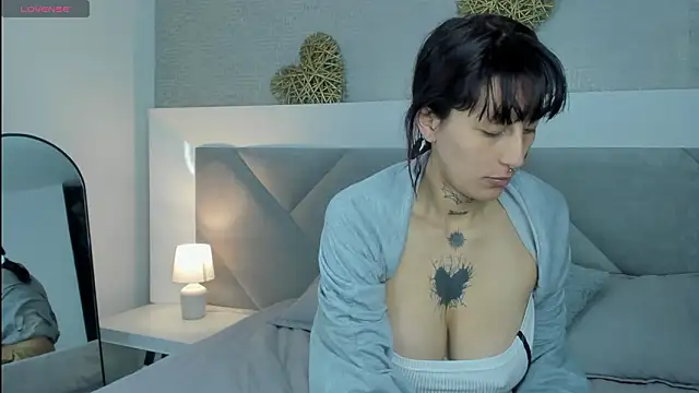 Mariana Joness online show from February 1, 3:05 am