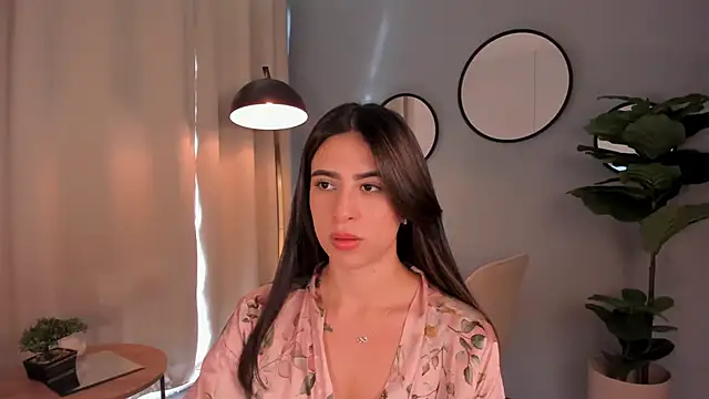 LiaPearce online show from December 20, 12:27 pm