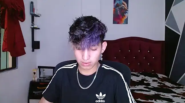 Snapshot of littlextreme chatting on December 3, 3:09 am littlextreme online show from December 3, 3:09 am