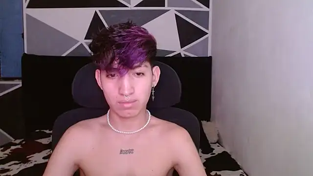 Snapshot of littlextreme chatting on December 16, 7:04 am littlextreme online show from December 16, 7:04 am