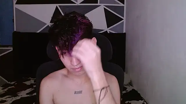 Snapshot of littlextreme chatting on December 17, 2:55 am littlextreme online show from December 17, 2:55 am