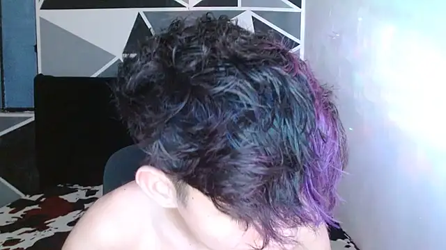 Snapshot of littlextreme chatting on December 17, 6:02 am littlextreme online show from December 17, 6:02 am