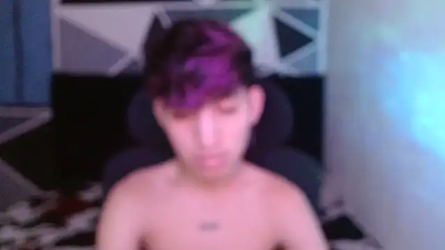 Snapshot of littlextreme chatting on December 18, 5:26 am littlextreme online show from December 18, 5:26 am