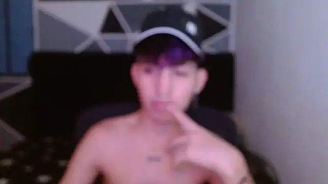 Snapshot of littlextreme chatting on December 27, 3:20 am littlextreme online show from December 27, 3:20 am