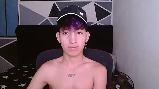 Snapshot of littlextreme chatting on December 27, 6:24 am littlextreme online show from December 27, 6:24 am