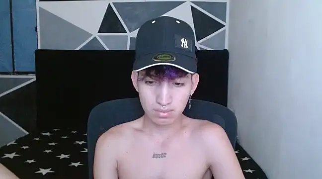 Snapshot of littlextreme chatting on December 29, 6:45 am littlextreme online show from December 29, 6:45 am