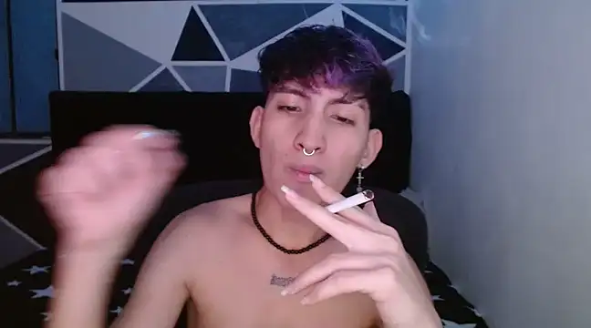 Snapshot of littlextreme chatting on January 3, 7:16 am littlextreme online show from January 3, 7:16 am