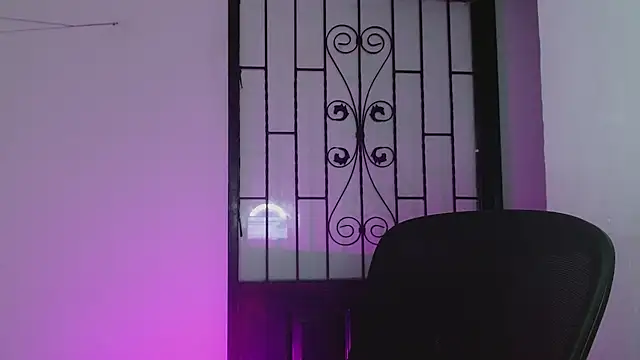 Snapshot of littlextreme chatting on February 10, 11:55 pm littlextreme online show from February 10, 11:55 pm