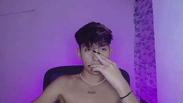 Snapshot of littlextreme chatting on February 17, 3:58 am littlextreme online show from February 17, 3:58 am