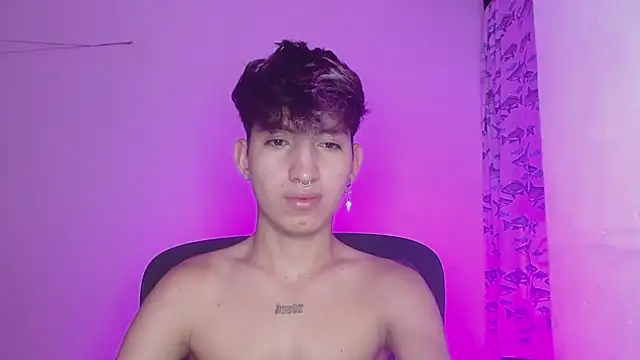 Snapshot of littlextreme chatting on February 26, 3:10 am littlextreme online show from February 26, 3:10 am