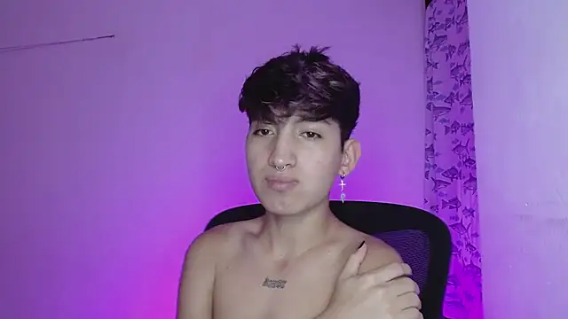 Snapshot of littlextreme chatting on February 27, 10:26 am littlextreme online show from February 27, 10:26 am