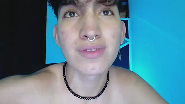 Snapshot of littlextreme chatting on March 9, 4:27 am littlextreme online show from March 9, 4:27 am