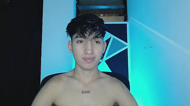 Snapshot of littlextreme chatting on March 12, 2:30 am littlextreme online show from March 12, 2:30 am