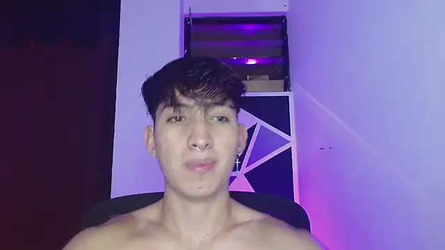 Snapshot of littlextreme chatting on March 15, 2:56 am littlextreme online show from March 15, 2:56 am