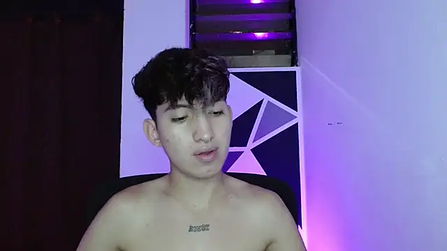 Snapshot of littlextreme chatting on March 16, 1:38 am littlextreme online show from March 16, 1:38 am