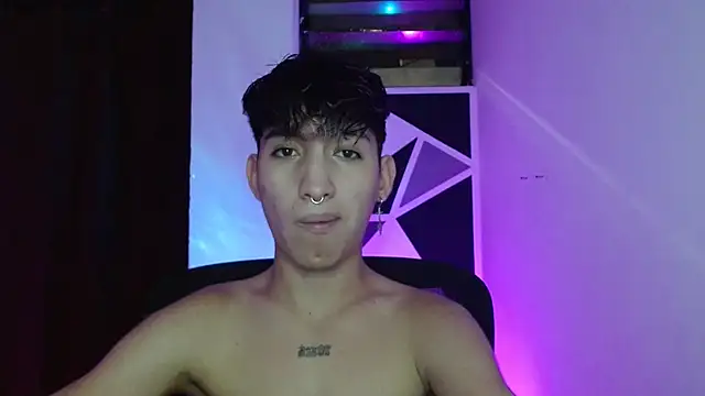 Snapshot of littlextreme chatting on March 18, 1:21 am littlextreme online show from March 18, 1:21 am