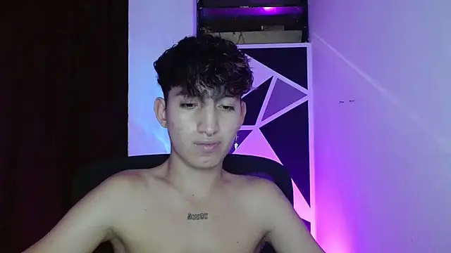 Snapshot of littlextreme chatting on March 18, 7:30 am littlextreme online show from March 18, 7:30 am