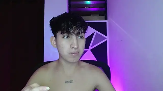 Snapshot of littlextreme chatting on March 19, 3:41 am littlextreme online show from March 19, 3:41 am