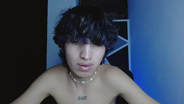 littlextreme online show from February 25, 1:26 am