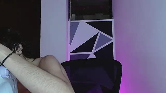 littlextreme online show from March 23, 1:42 am