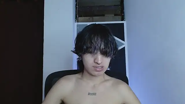 littlextreme online show from March 26, 1:33 am