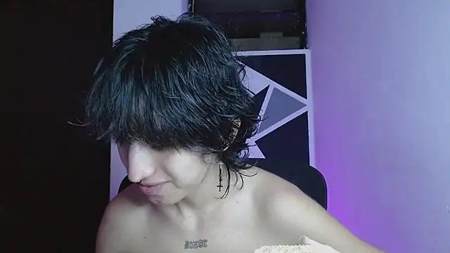 littlextreme online show from April 10, 3:23 am