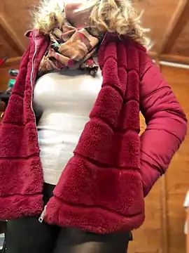 DaisyVibesss online show from December 28, 4:09 pm