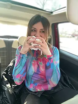 DaisyVibesss online show from February 4, 10:54 am