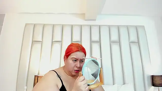 aandreaperez online show from November 10, 11:53 am