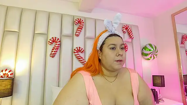 aandreaperez online show from December 16, 11:37 am