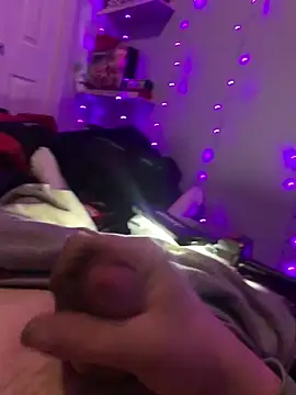 Snapshot of Hugetings chatting on February 4, 9:59 am Hugetings online show from February 4, 9:59 am