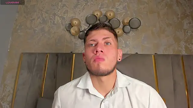 SebastianMaximoff online show from November 4, 7:24 pm