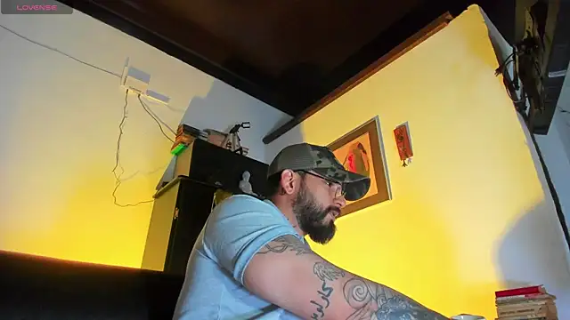 CamiloGray  online show from October 22, 1:44 pm