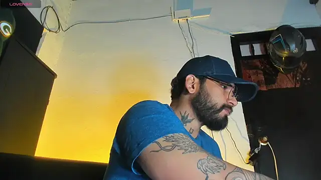 CamiloGray  online show from December 21, 1:51 pm