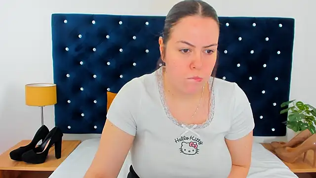 Snapshot of EvaLick chatting on February 3, 7:24 am EvaLick online show from February 3, 7:24 am