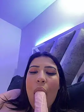 Snapshot of cutesarah_ chatting on February 16, 12:52 am cutesarah  online show from February 16, 12:52 am